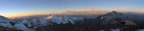 Sunset and moonrise from camp 3